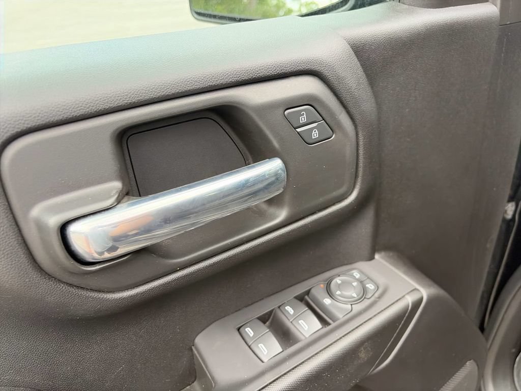 Used 2022 Chevrolet Silverado 1500 Custom RWD image 14