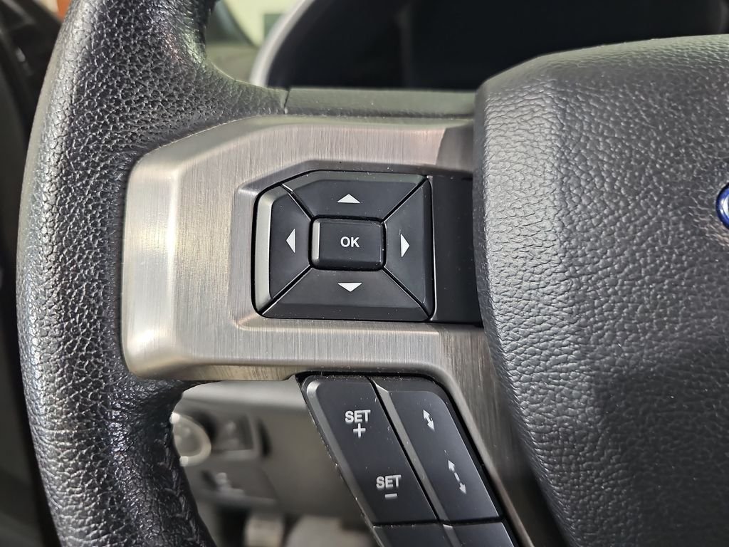 Used 2016 Ford F150 Platinum w/ Equipment Group 701A Luxury AWD/4WD image 19