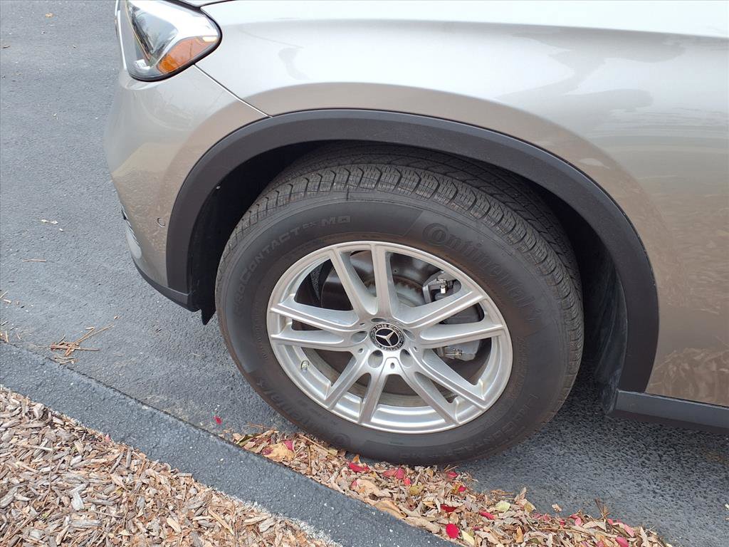 Used 2024 Mercedes-Benz GLC 300 4MATIC image 23