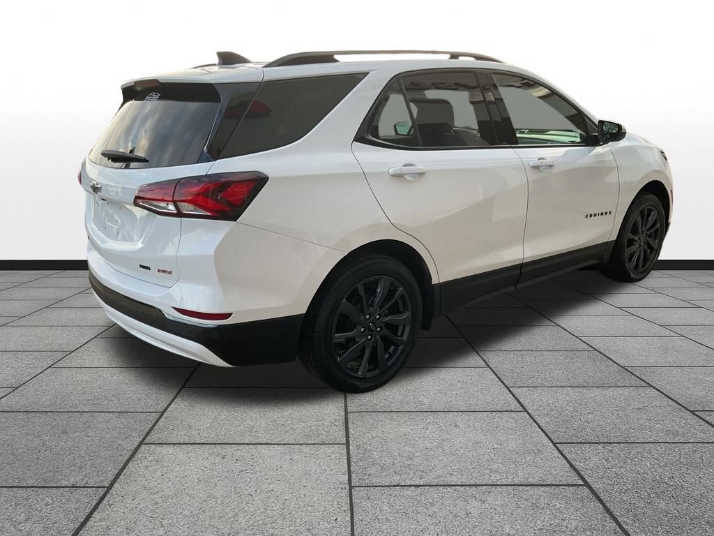 Used 2022 Chevrolet Equinox RS w/ RS Leather Package image 5