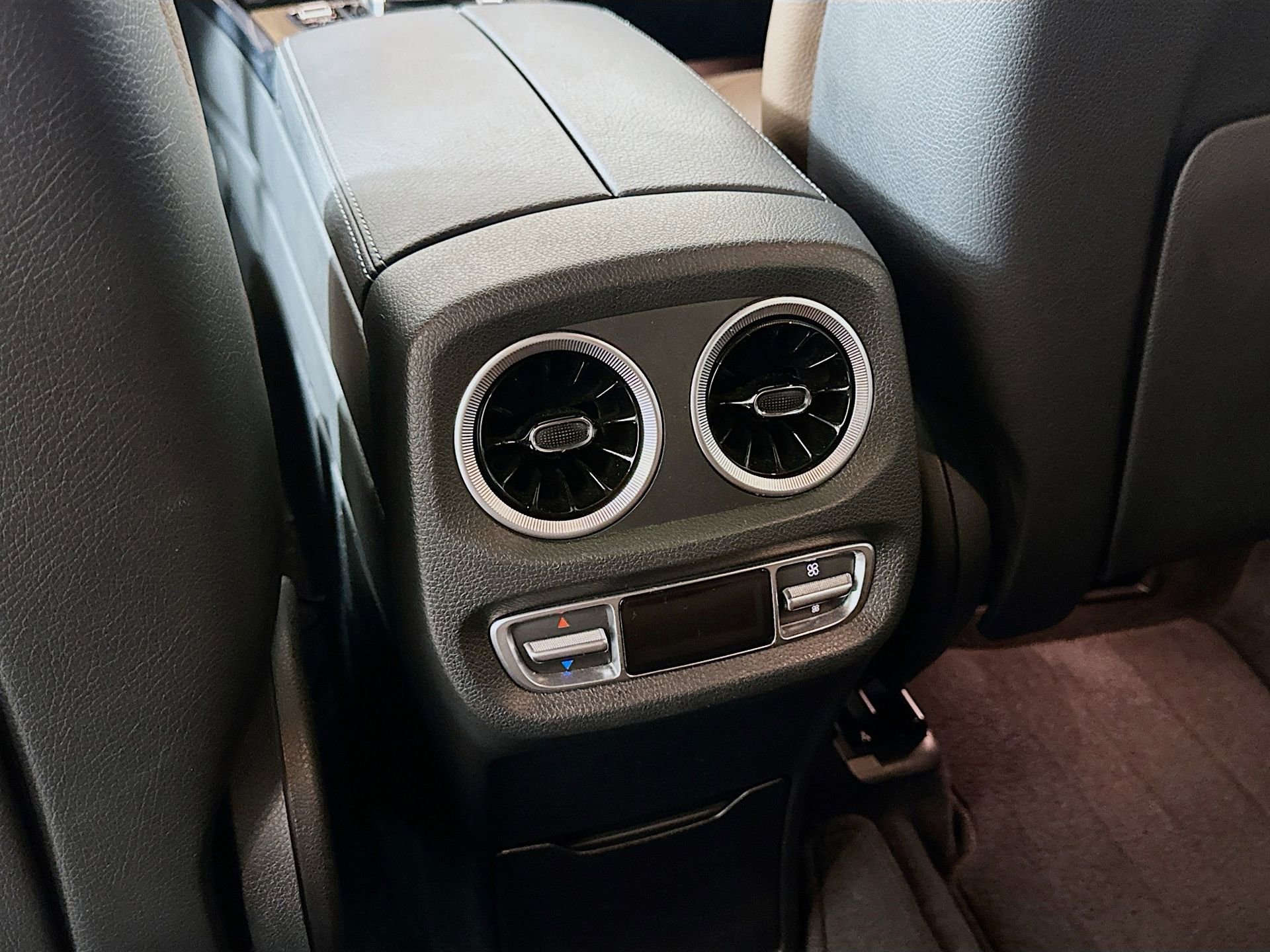 Used 2020 Mercedes-Benz G 550 image 28