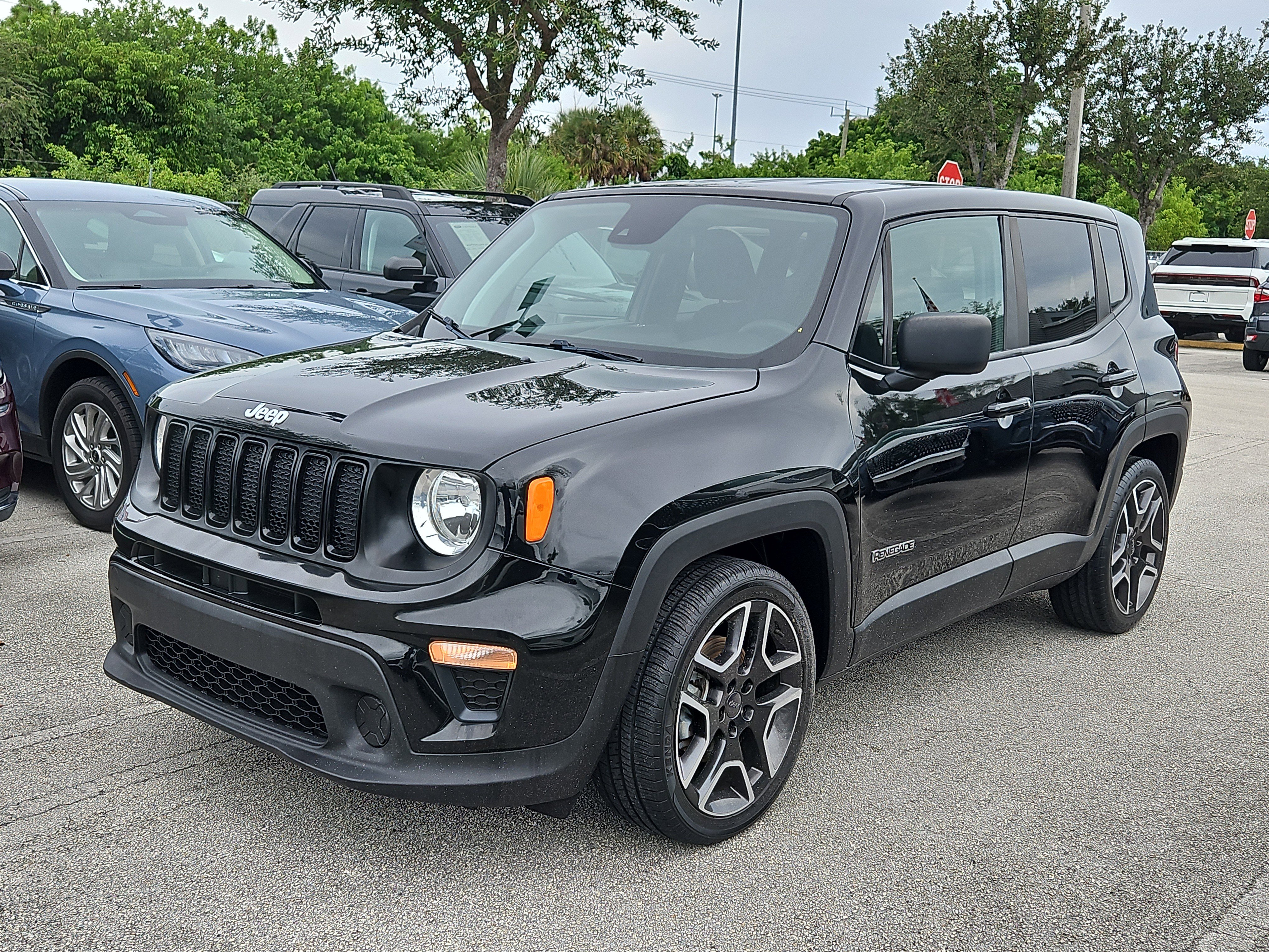 Used 2021 Jeep Renegade Sport image 2
