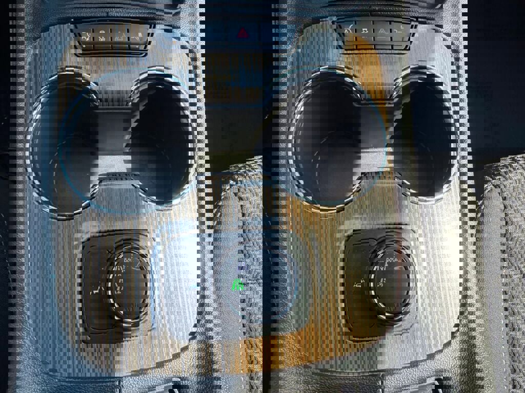 Used 2021 GMC Acadia SLE image 20