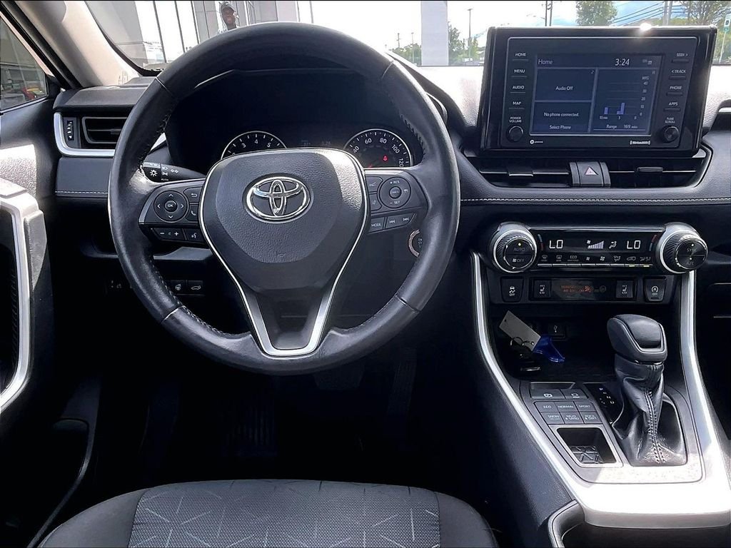 Used 2022 Toyota RAV4 XLE w/ Convenience Package AWD/4WD image 17