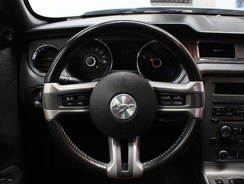 Used 2013 Ford Mustang Coupe RWD image 13