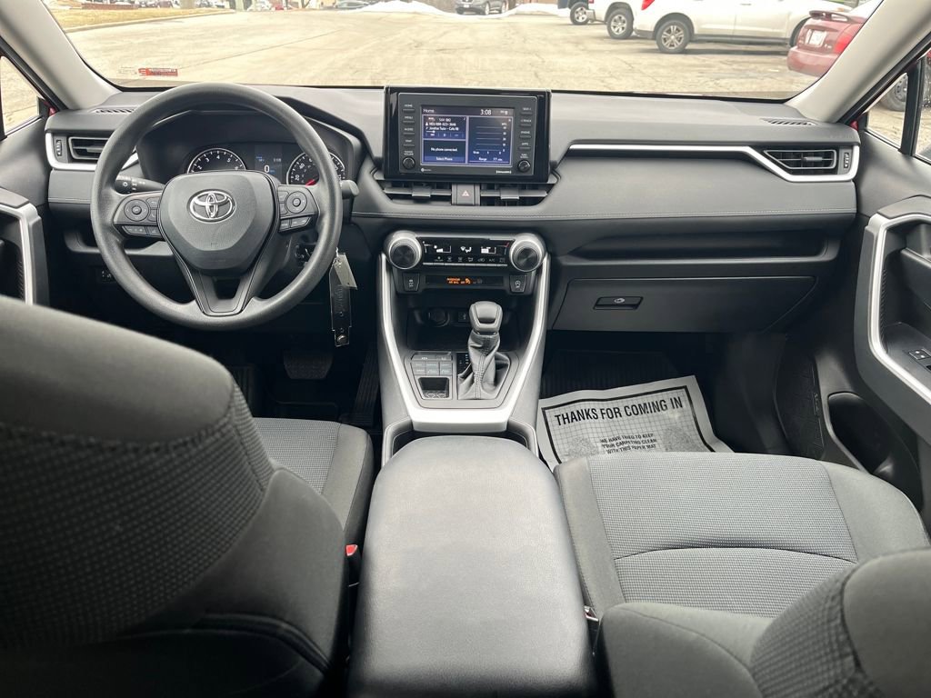 Used 2022 Toyota RAV4 LE image 31