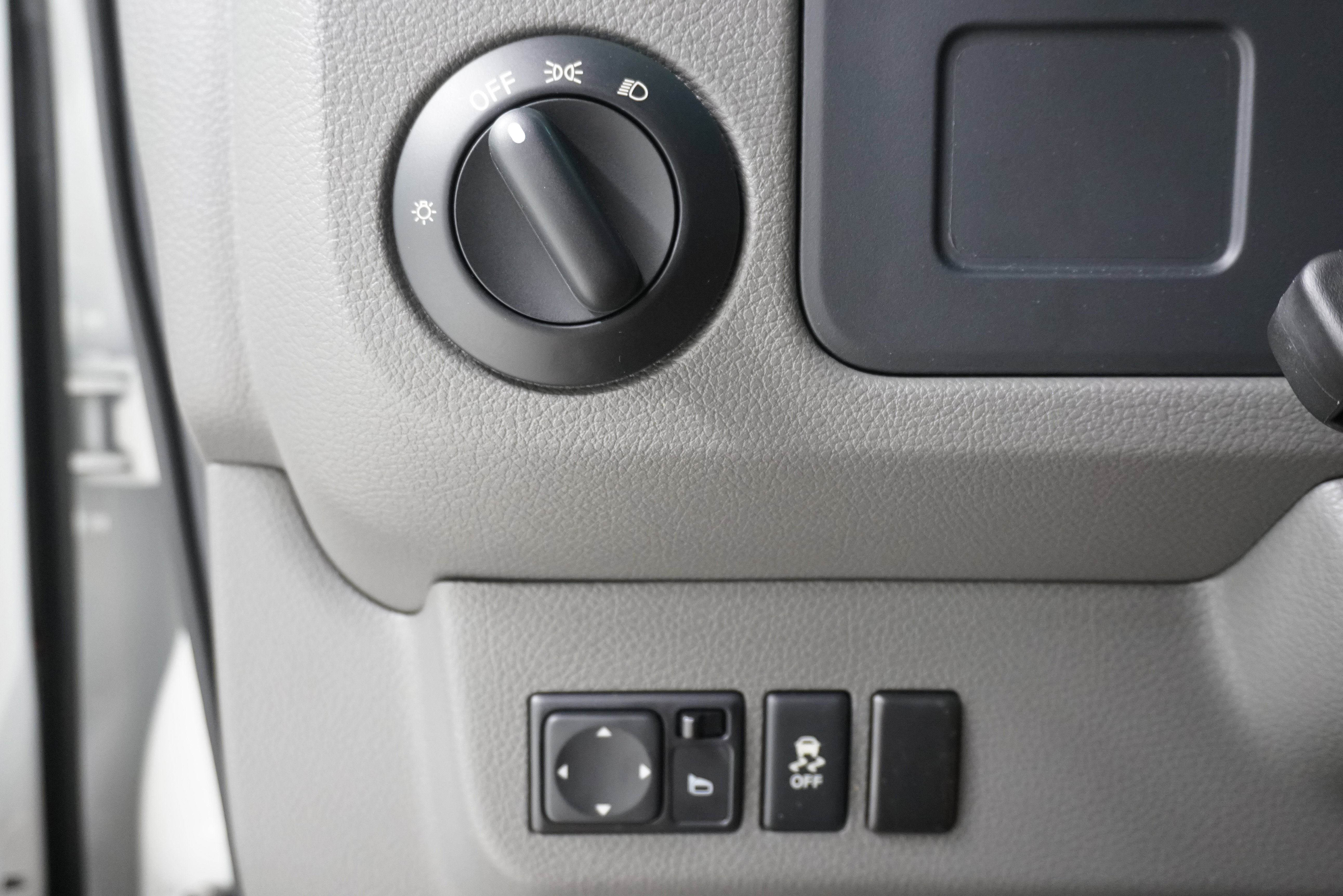 Used 2020 Nissan NV 3500 SV w/ Navigation Package image 18