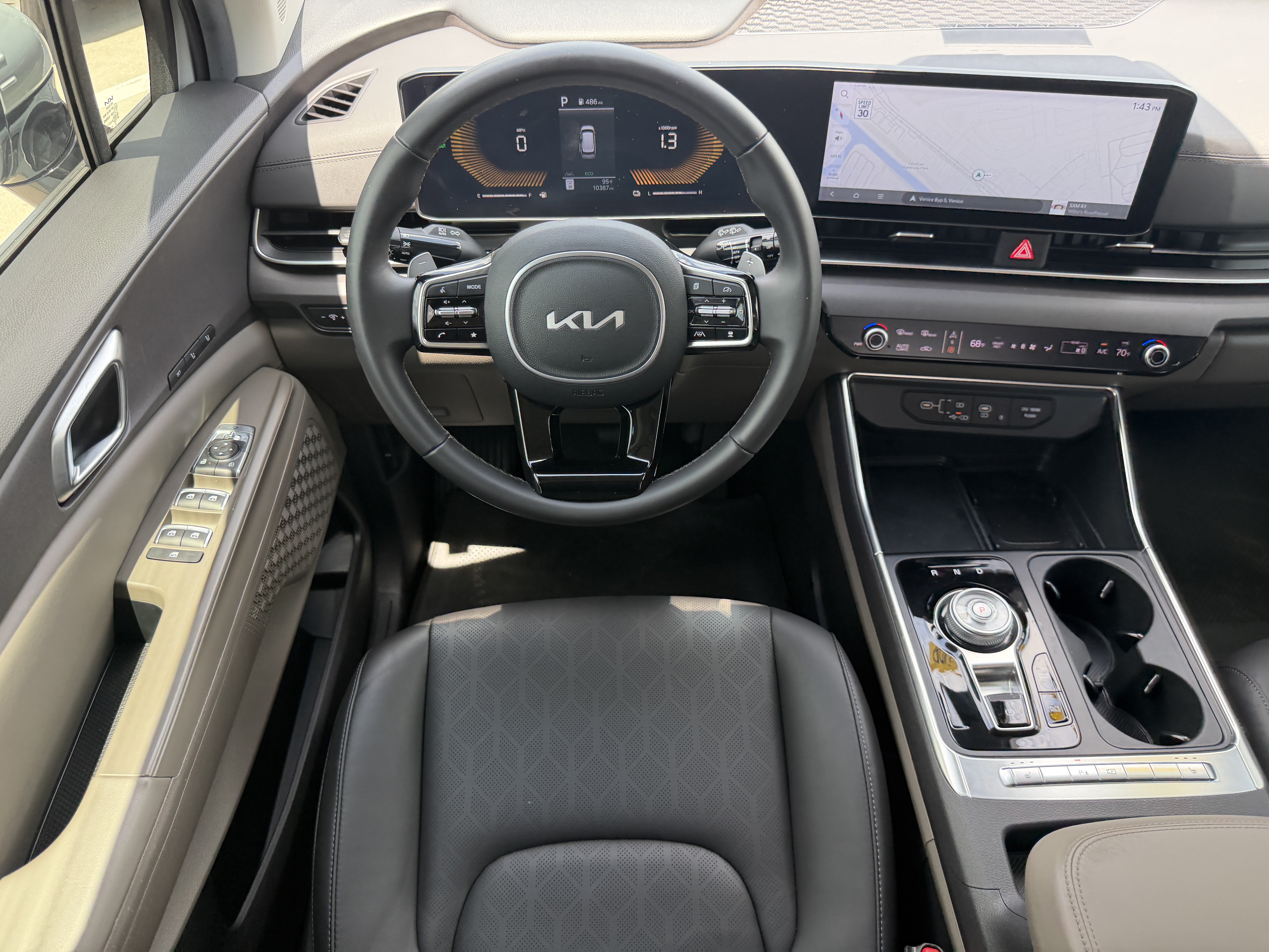 Certified 2025 Kia Carnival EX FWD image 11