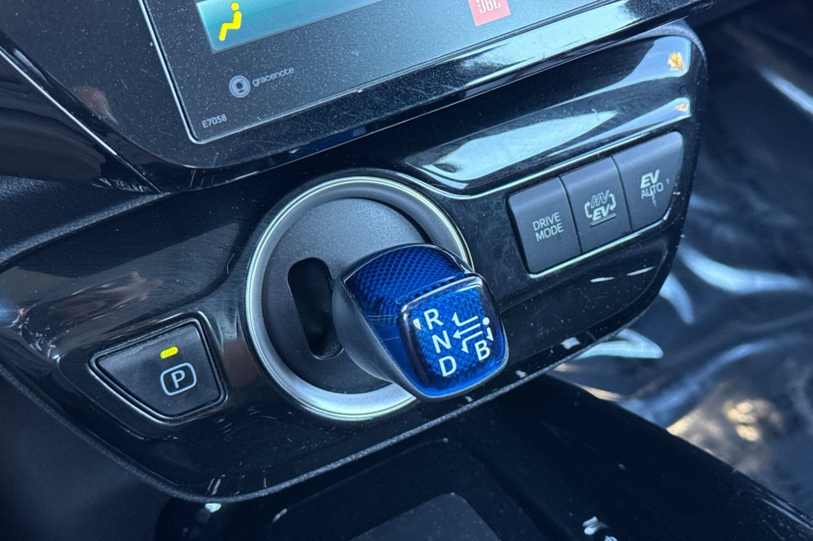 Used 2020 Toyota Prius Prime Limited FWD image 23