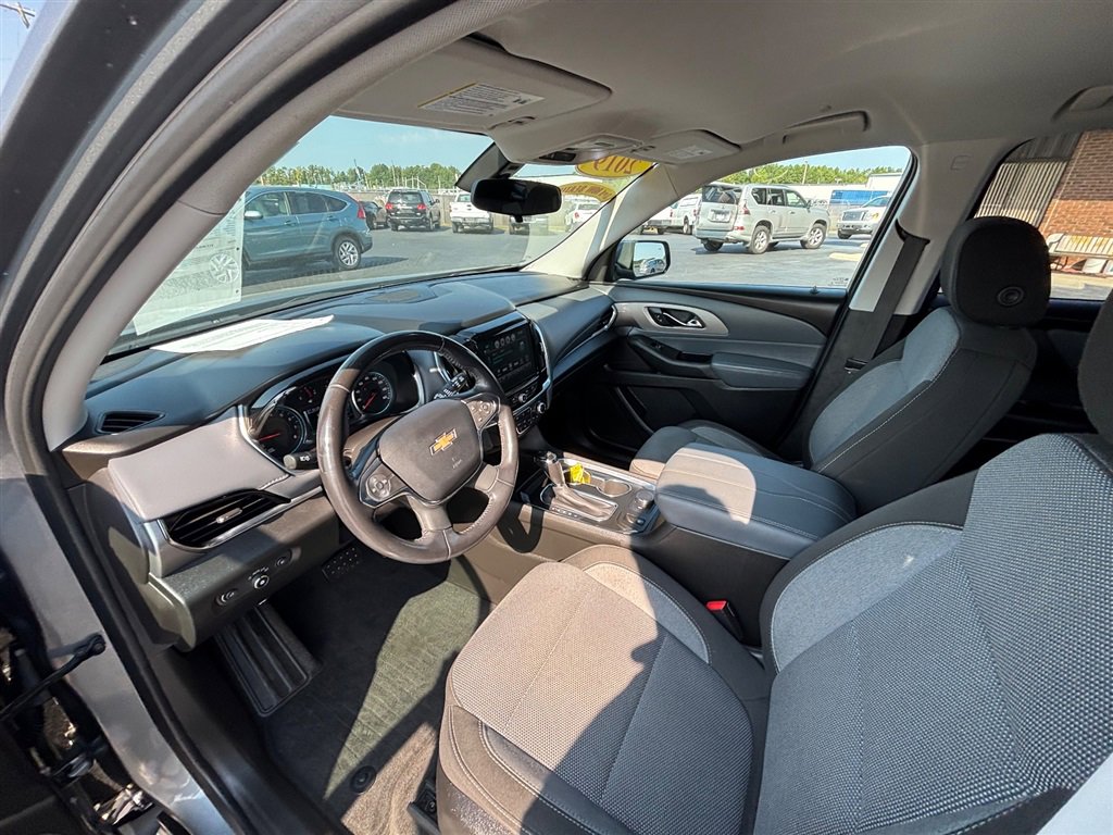 Used 2019 Chevrolet Traverse LT image 11