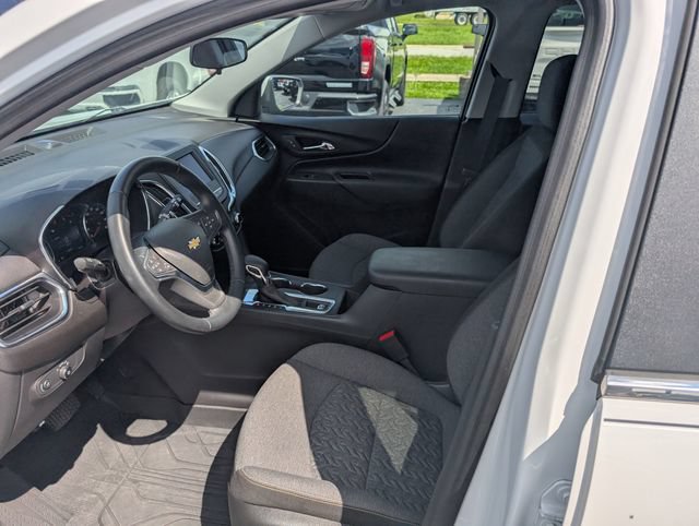 Used 2024 Chevrolet Equinox LT w/ LPO, Floor Liner Package FWD image 16