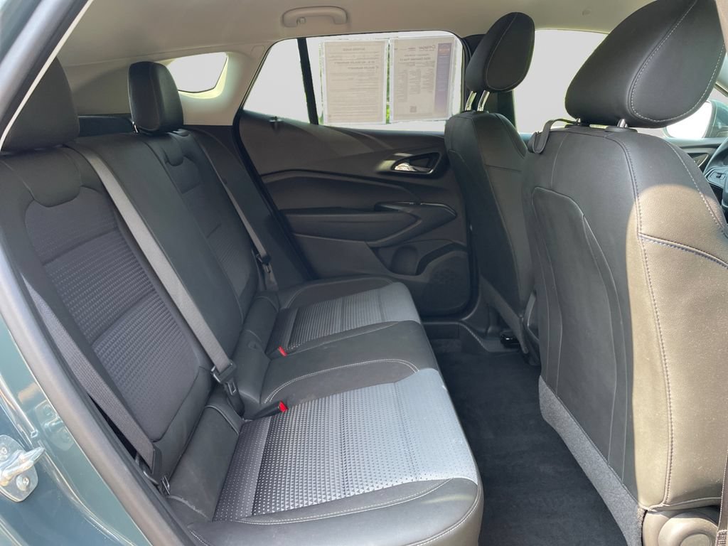 Used 2025 Chevrolet Trax LT FWD image 13