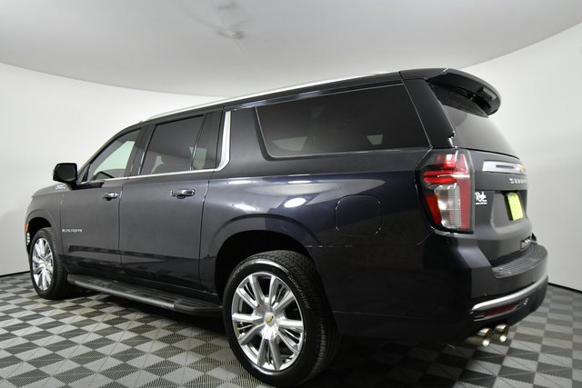Used 2024 Chevrolet Suburban High Country image 14
