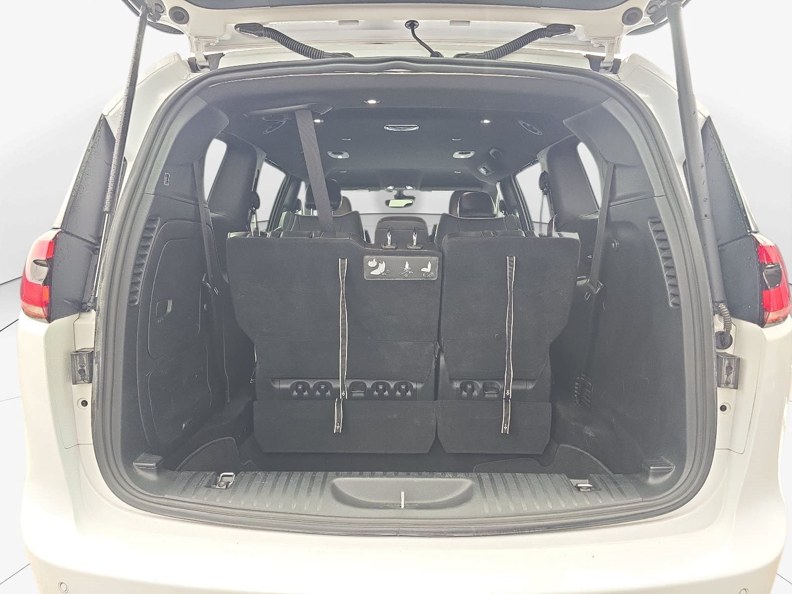 Used 2021 Chrysler Pacifica Limited w/ Uconnect Theater Family Group FWD image 27