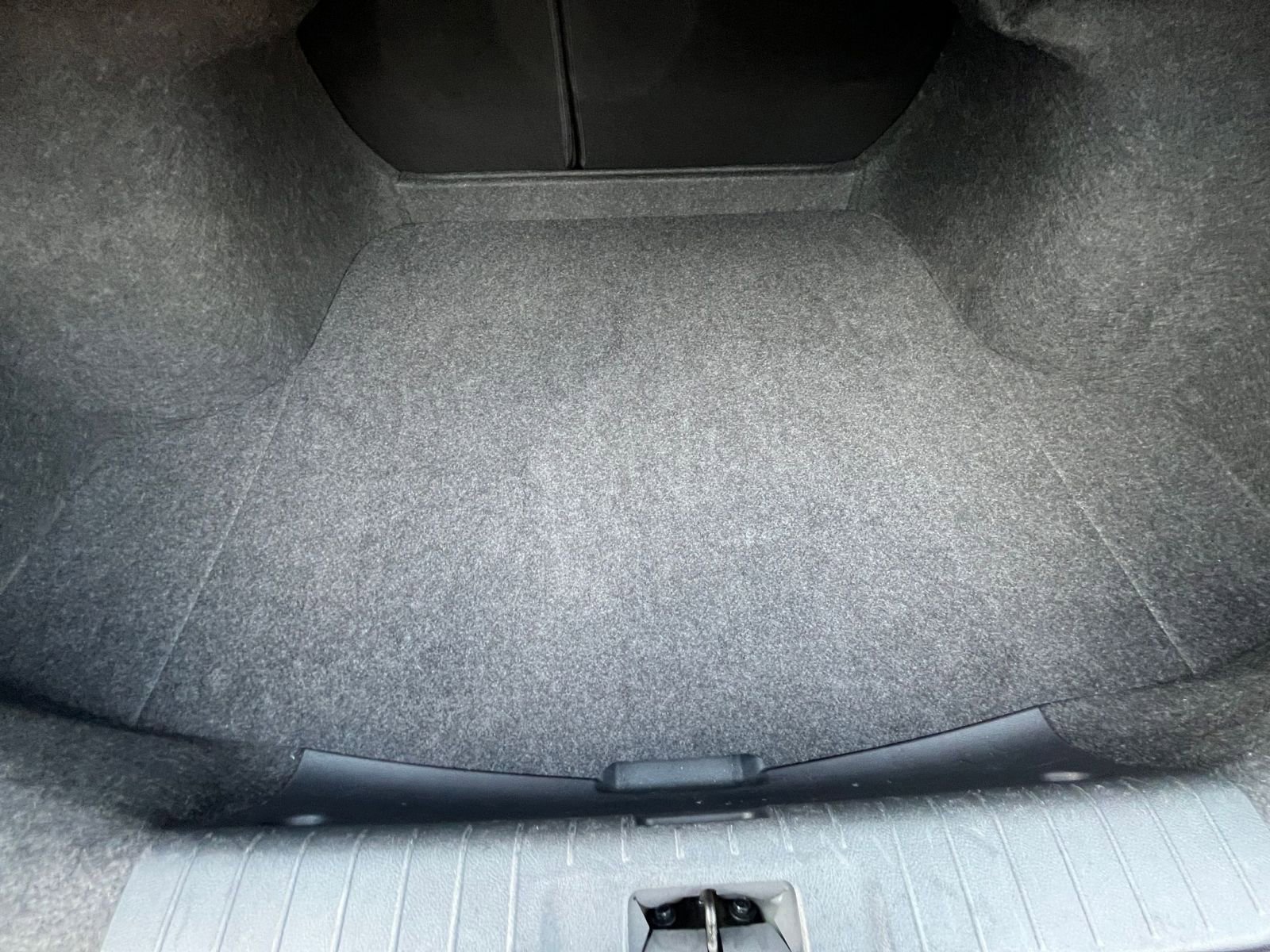 Used 2025 Nissan Sentra SV image 31