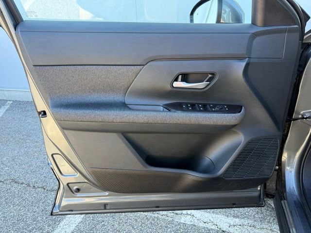 Certified 2025 Nissan Kicks SV w/ SV Premium Package image 16