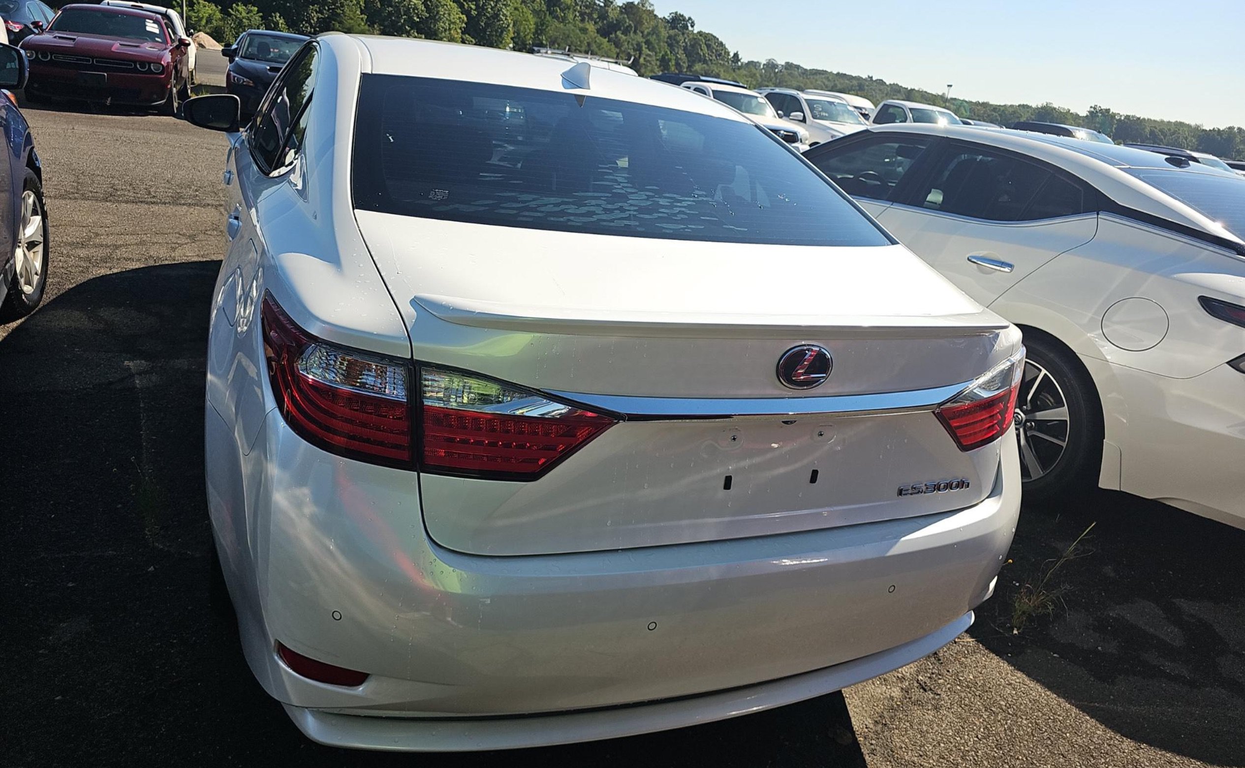 Used 2015 Lexus ES 300h w/ Navigation System Package FWD image 4