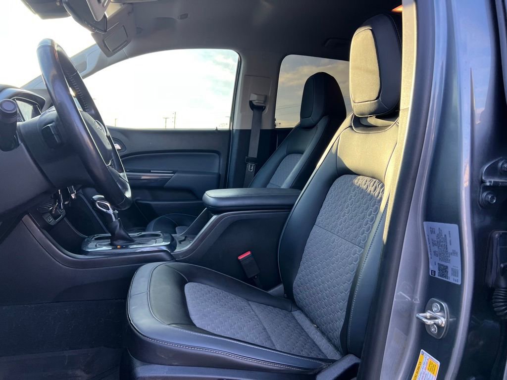 Used 2022 Chevrolet Colorado Z71 w/ Safety Package image 12