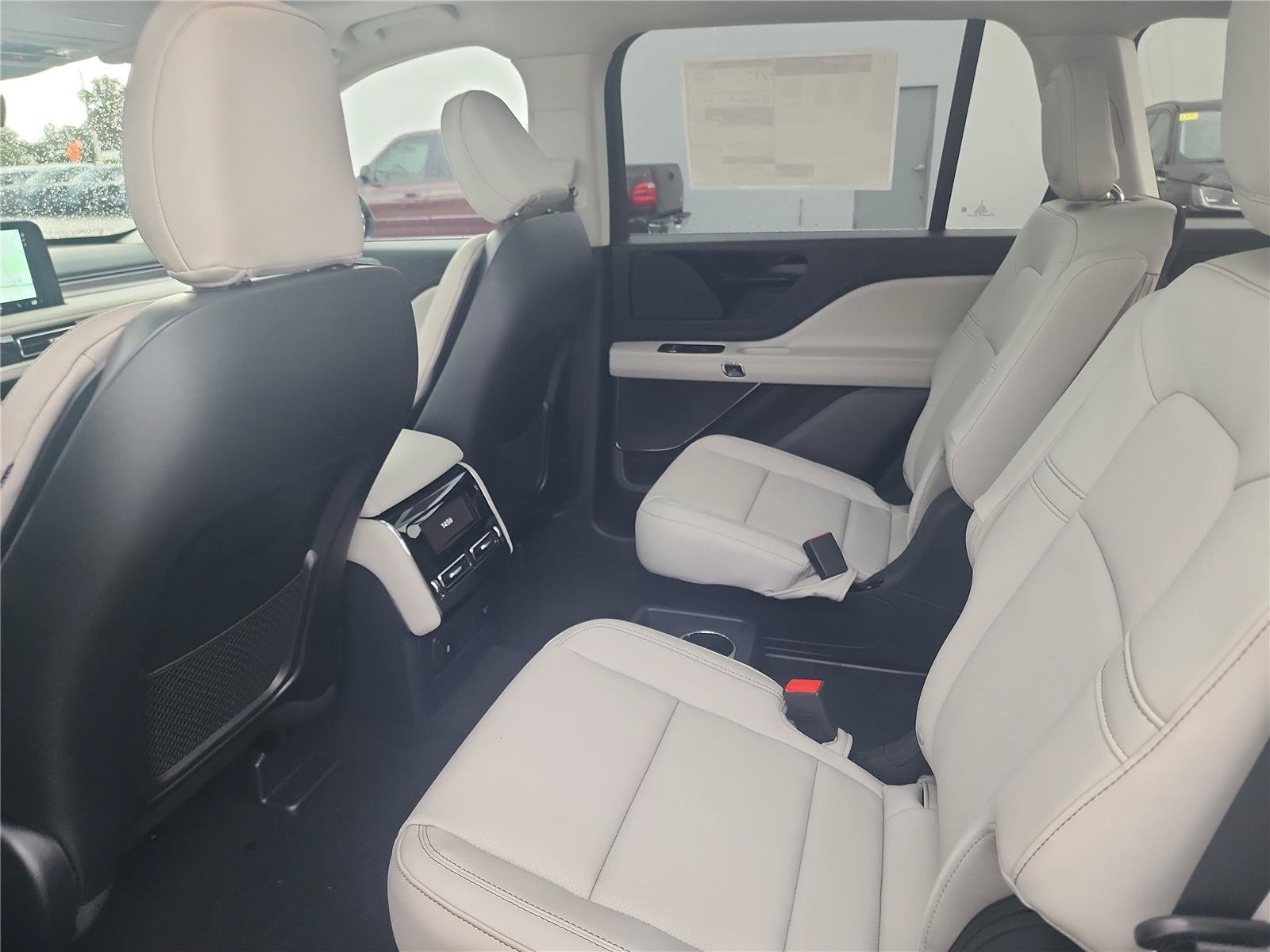 New 2026 Lincoln Aviator 2WD image 19