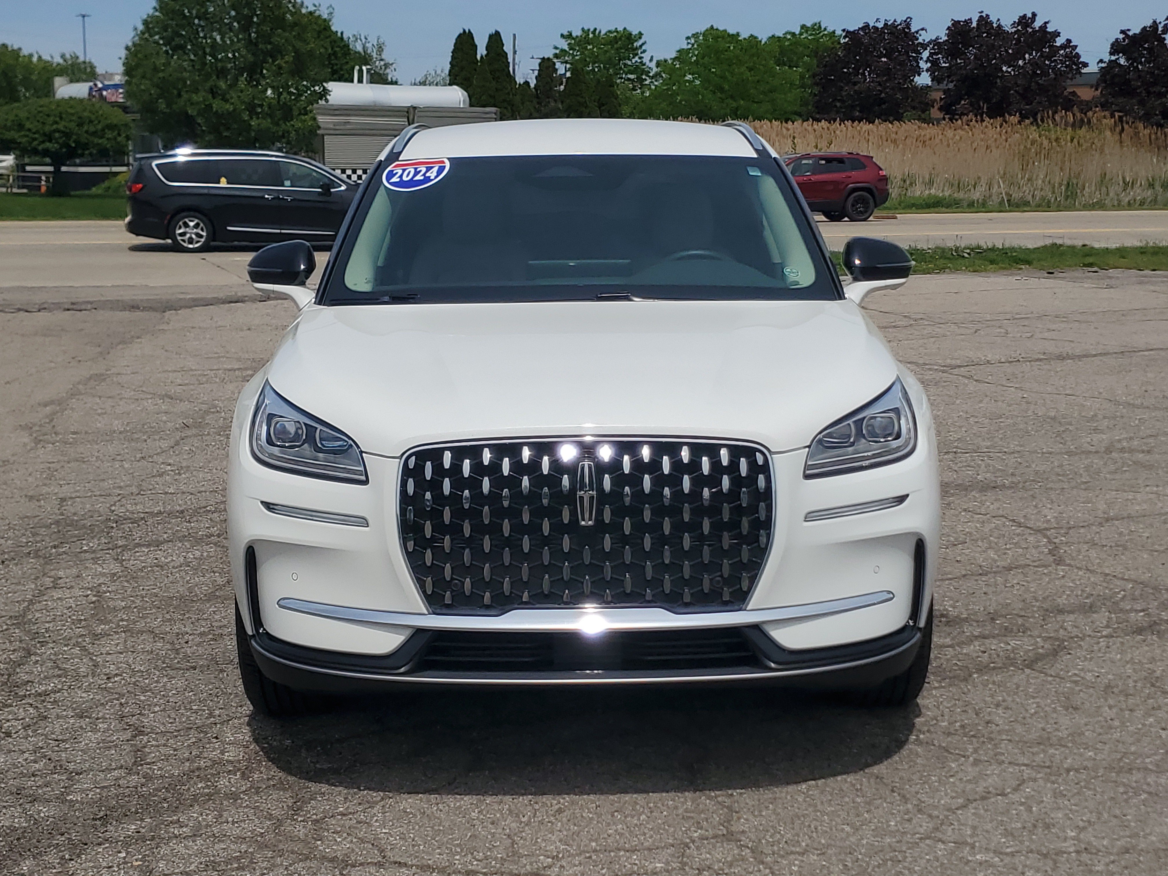Certified 2024 Lincoln Corsair Reserve w/ Equipment Group 201A AWD/4WD image 2