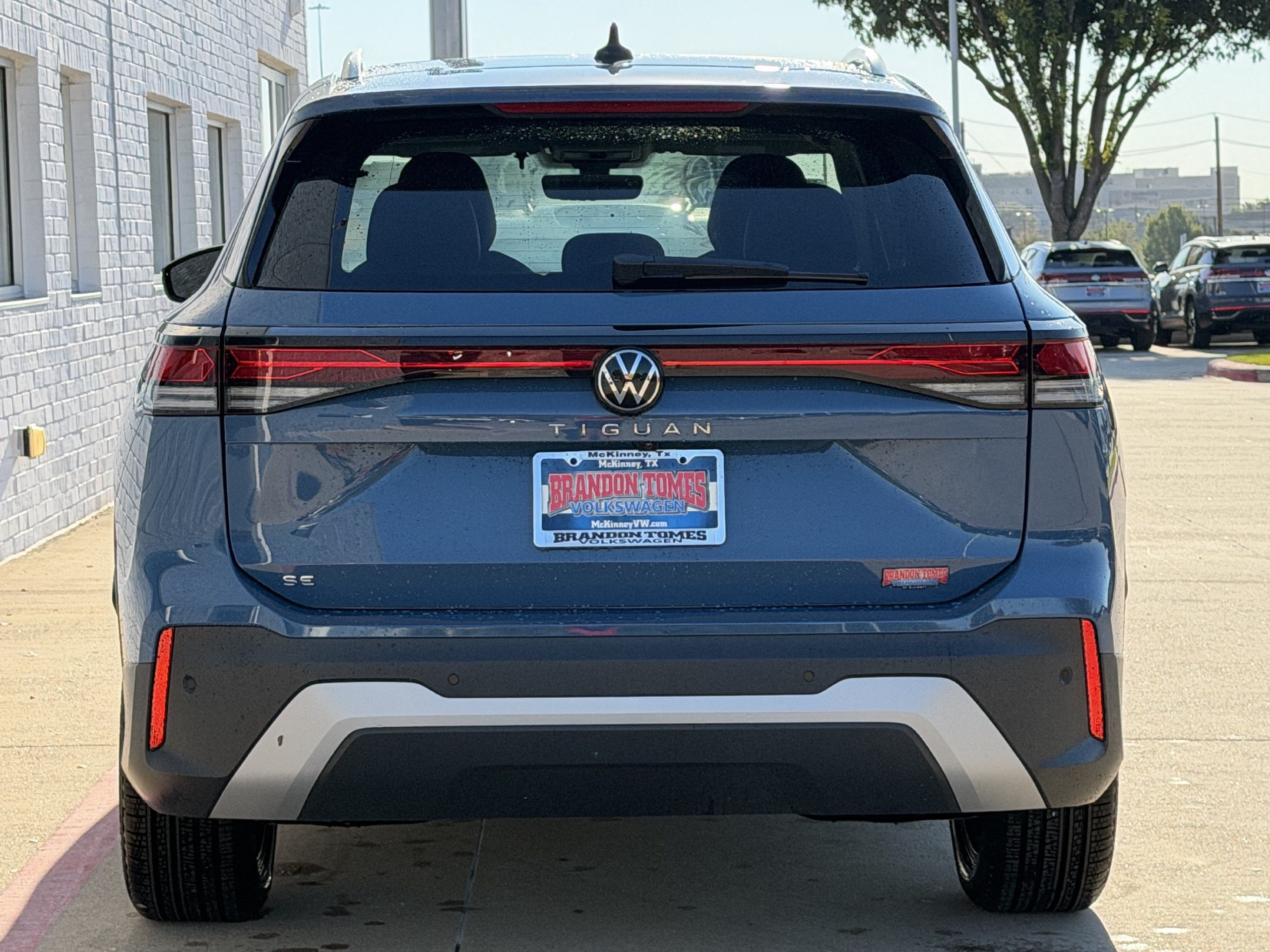 New 2026 Volkswagen Tiguan SE FWD image 6