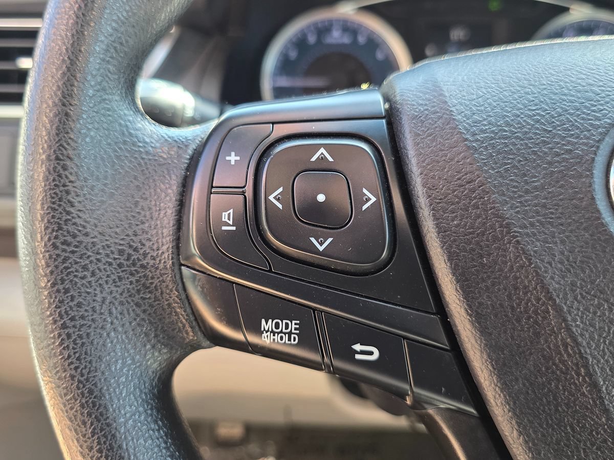 Used 2016 Toyota Camry LE FWD image 27