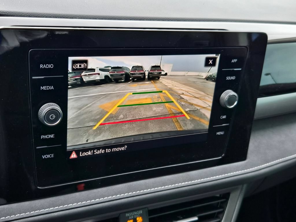New 2026 Volkswagen Taos SE FWD image 10
