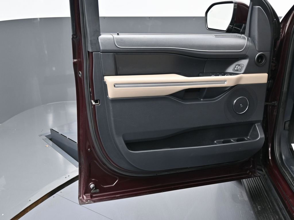 Used 2024 Ford Expedition Max Limited image 41