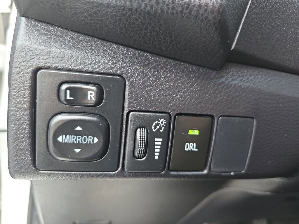 Used 2015 Toyota Corolla L image 26