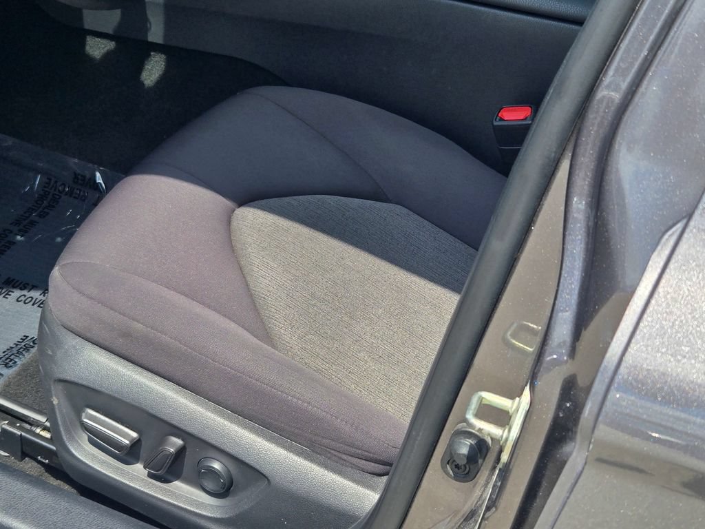 Used 2020 Toyota Camry LE w/ Carpet Mat Package FWD image 29