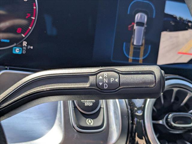Used 2025 Mercedes-Benz GLB 250 image 12