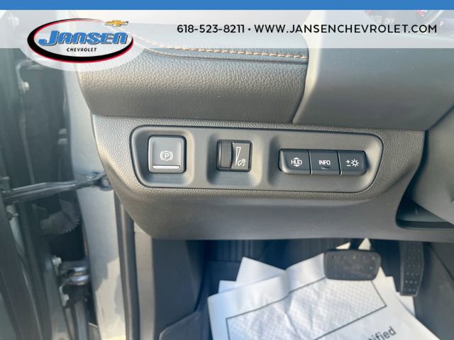 Used 2021 GMC Acadia AT4 w/ Technology Package AWD/4WD image 17