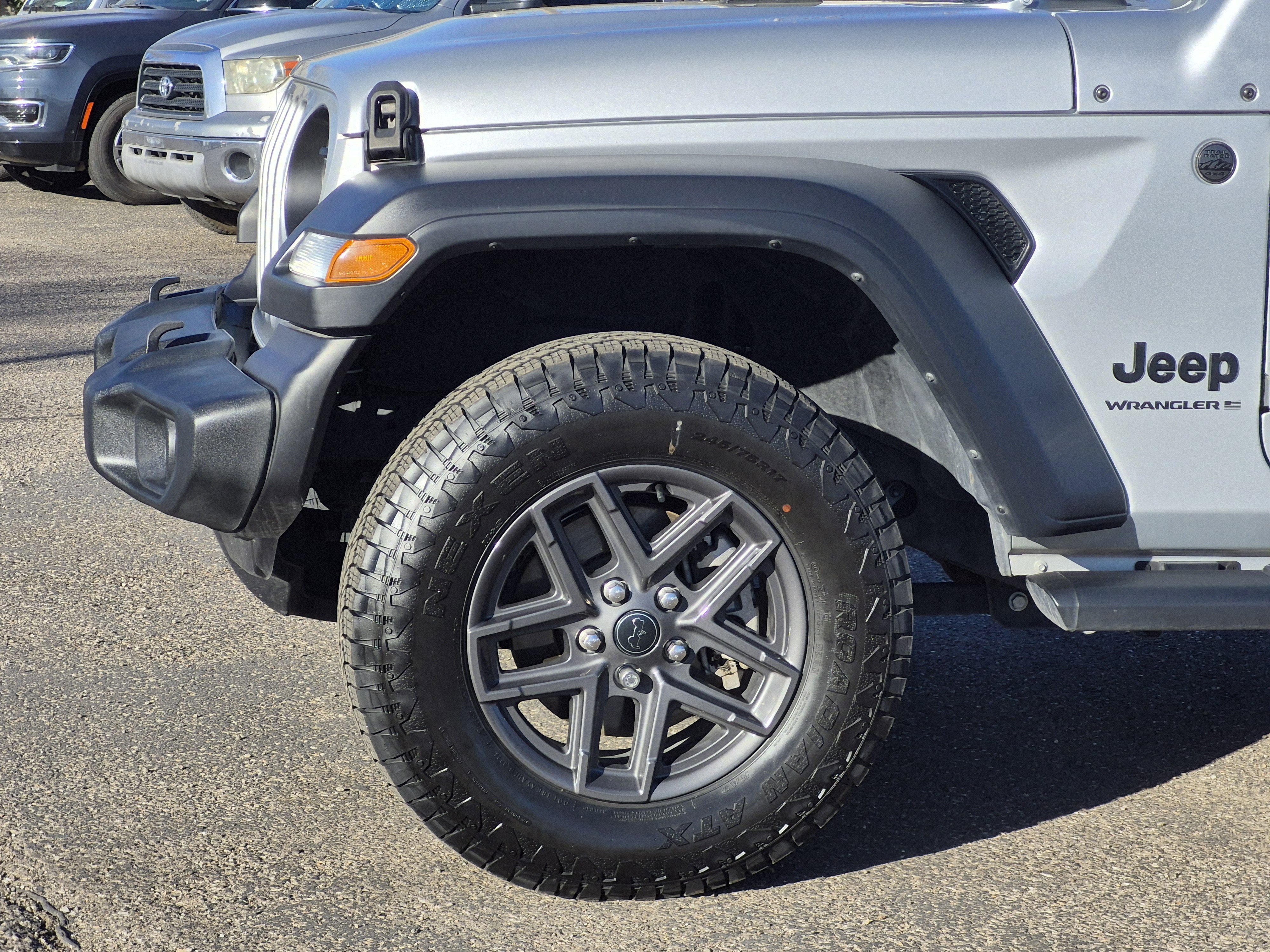Used 2024 Jeep Wrangler Sport S image 10