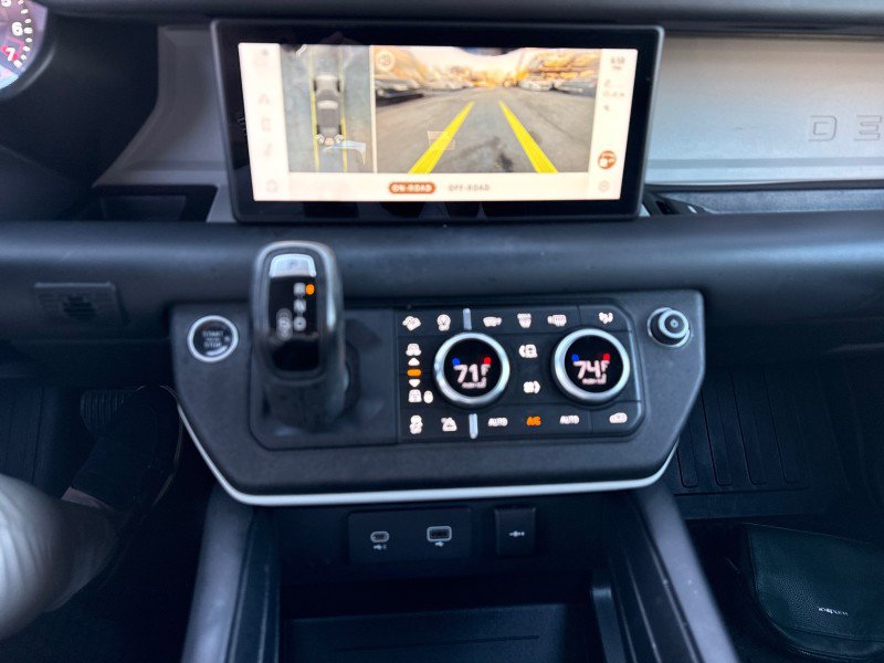 Used 2020 Land Rover Defender 110 HSE image 75
