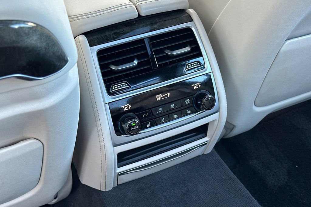 Used 2022 BMW ALPINA B7 xDrive w/ Luxury Rear Seating Package image 13