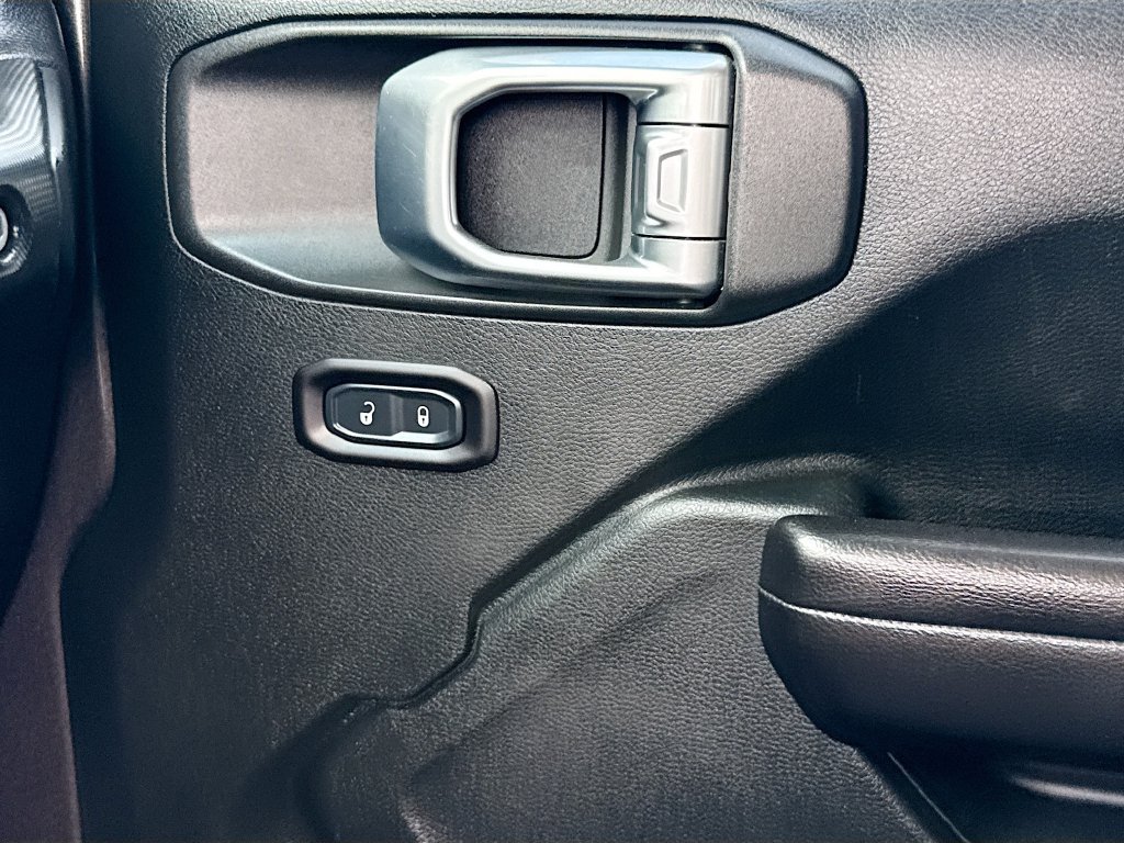 Used 2019 Jeep Wrangler Unlimited Sport S AWD/4WD image 18