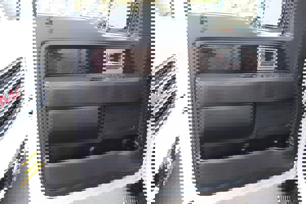 Used 2014 Ford F150 Platinum image 13