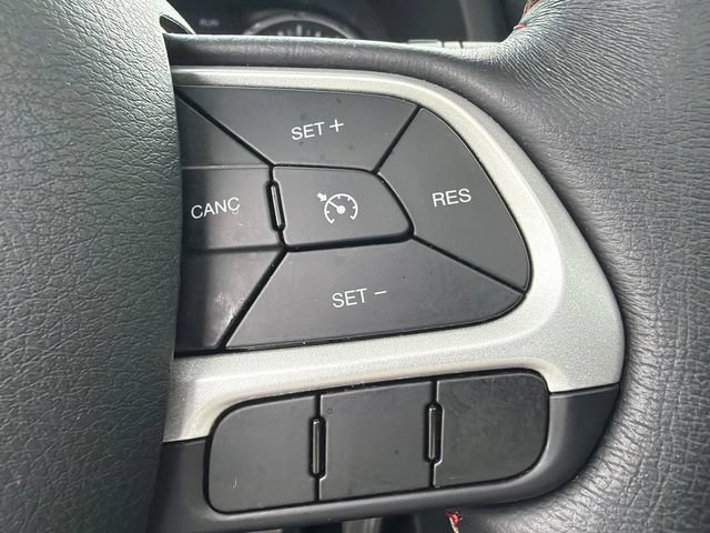 Used 2023 Jeep Renegade Latitude w/ Sun/Sound Group AWD/4WD image 25