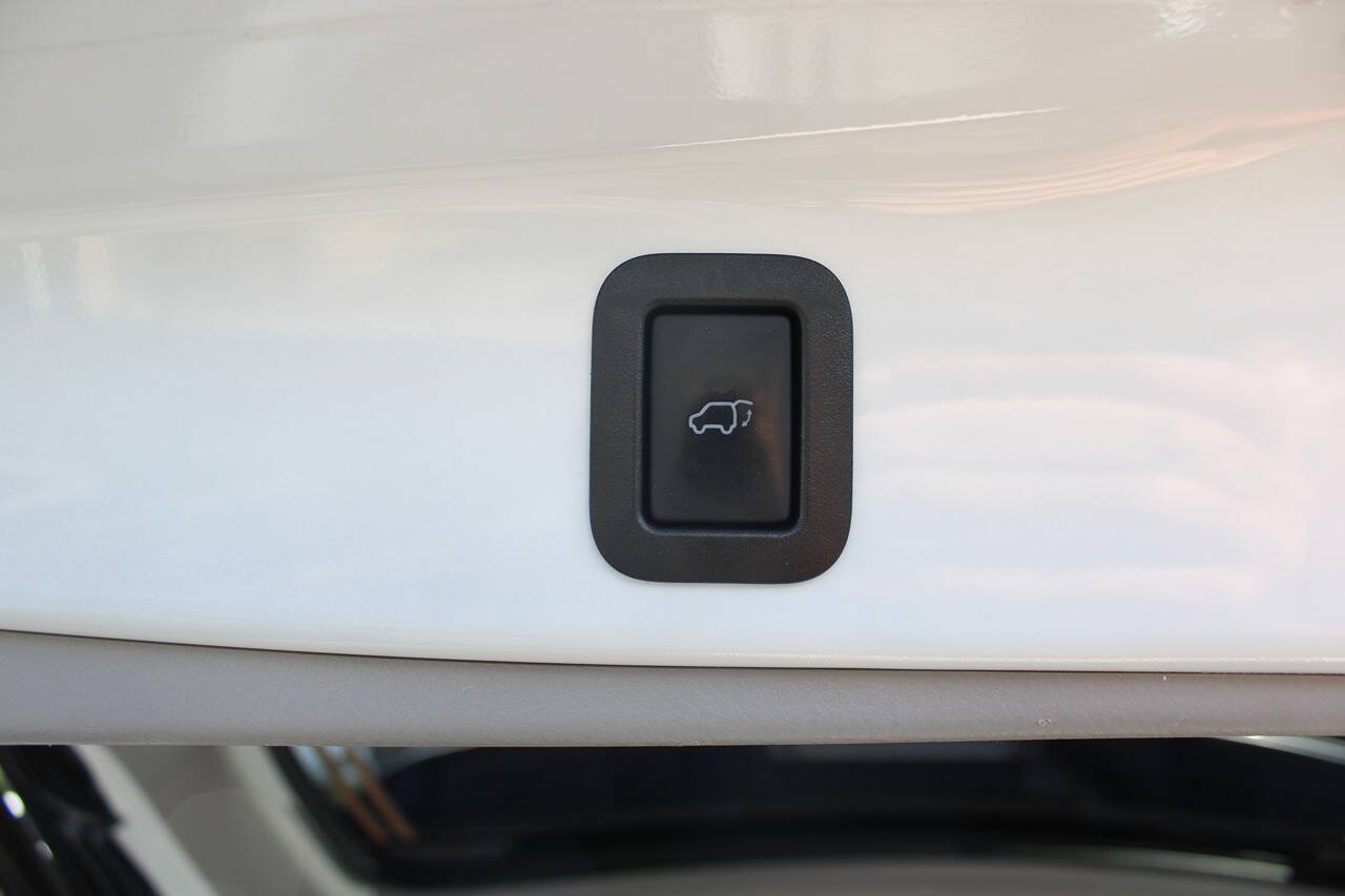 Used 2018 Toyota Highlander XLE AWD/4WD image 40