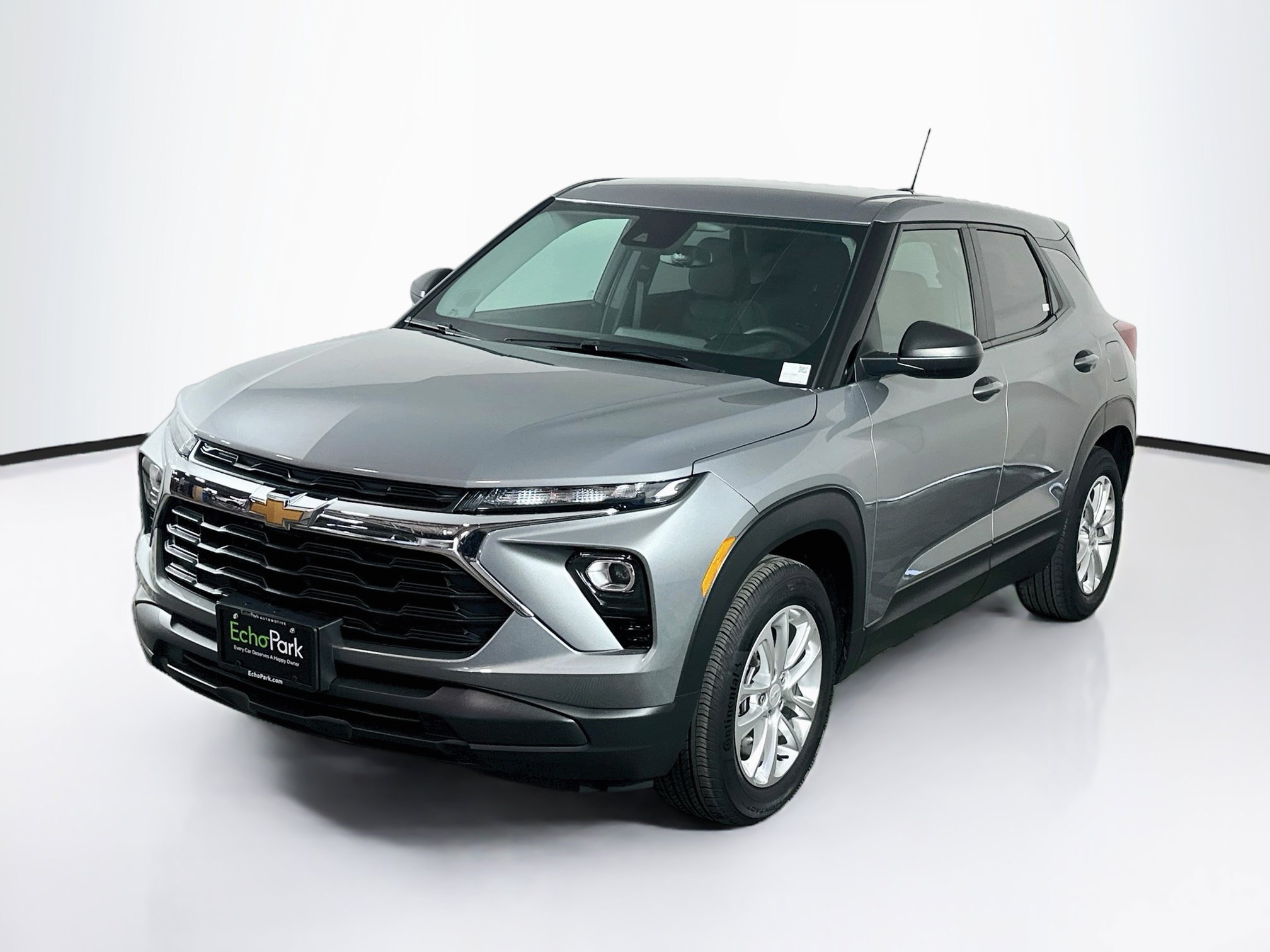 Used 2024 Chevrolet TrailBlazer LS w/ LS Convenience Package FWD image 3