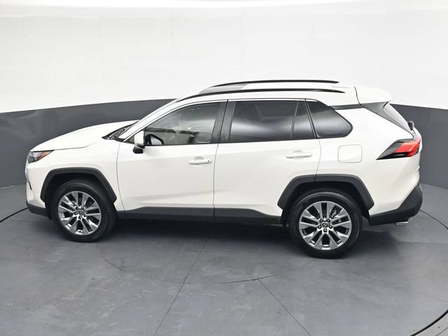 Used 2022 Toyota RAV4 XLE Premium AWD/4WD image 26