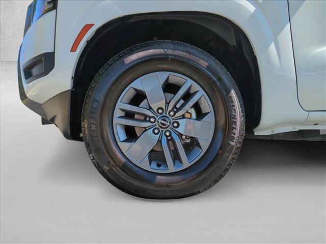 Used 2025 Nissan Frontier SV RWD image 22