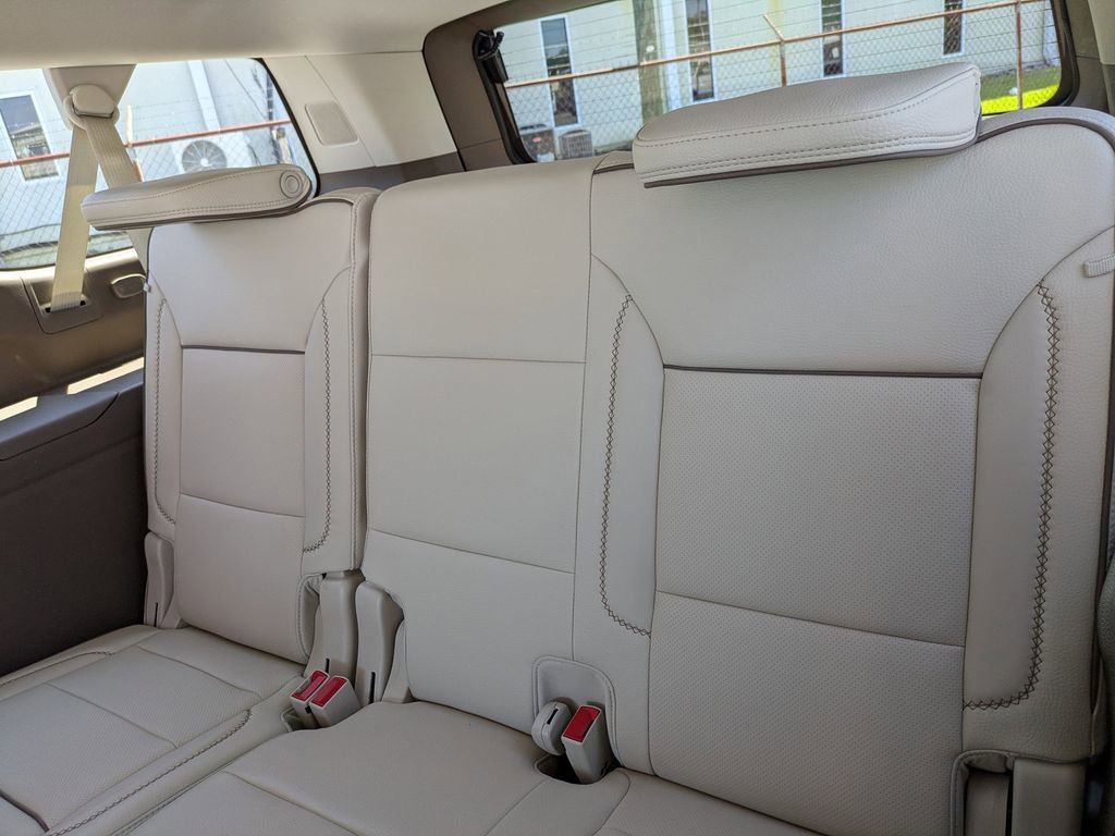 Used 2023 GMC Yukon XL Denali AWD/4WD image 16