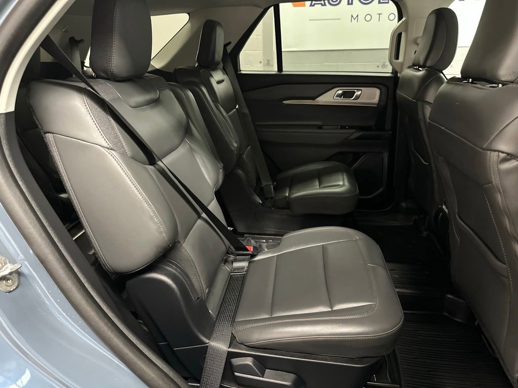 Used 2025 Ford Explorer Active w/ Active Comfort Package AWD/4WD image 21