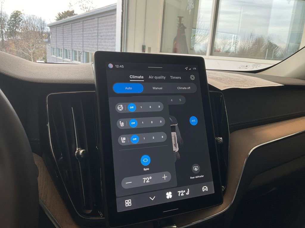 New 2026 Volvo XC60 B5 Ultra w/ Protection Package Premier image 24