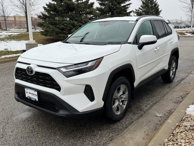 Used 2022 Toyota RAV4 XLE image 30