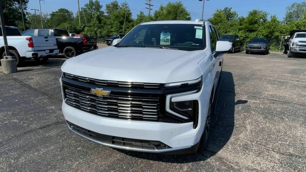 New 2026 Chevrolet Suburban High Country AWD/4WD image 5