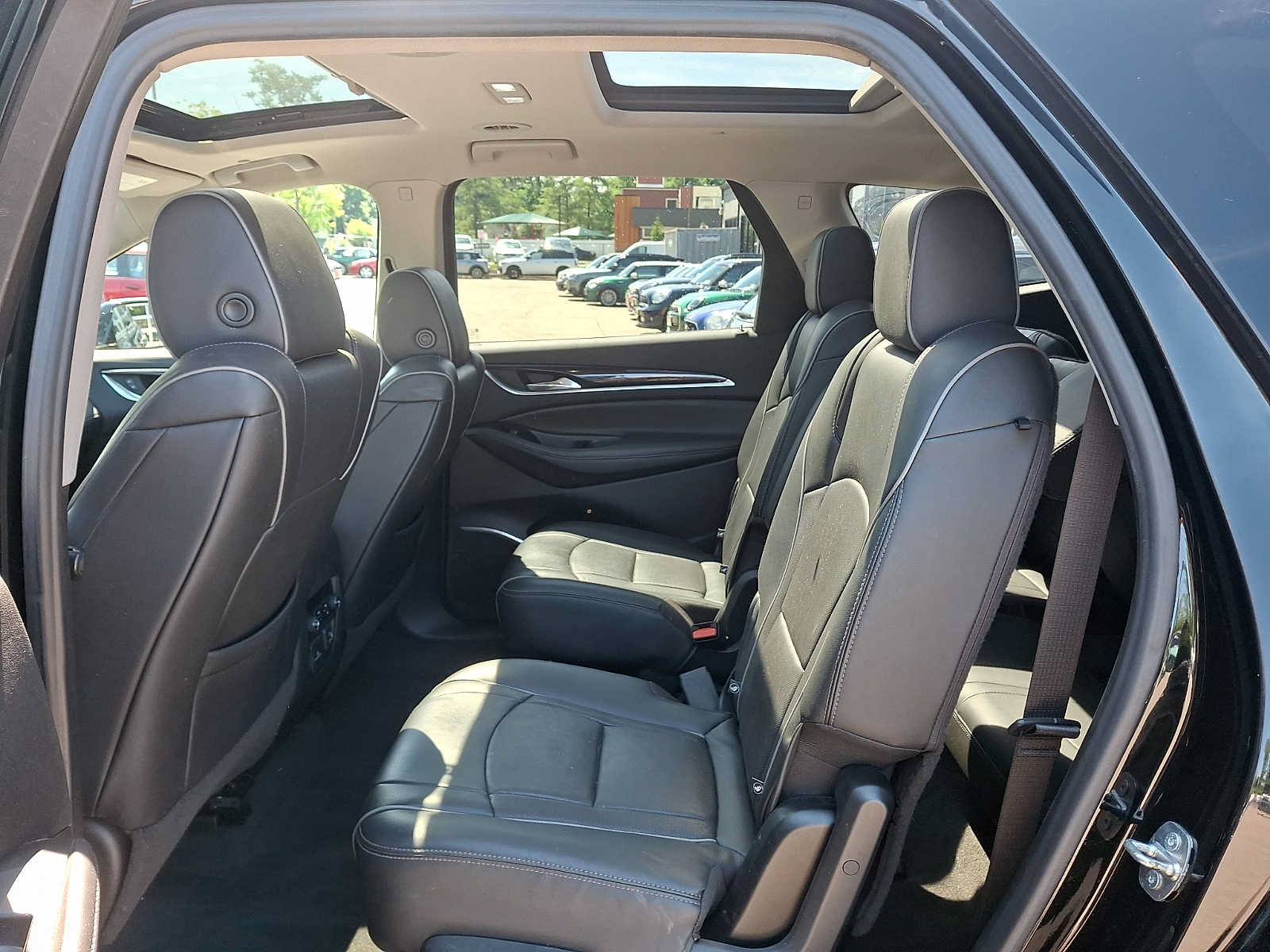 Used 2020 Buick Enclave Avenir w/ Avenir Technology Package AWD/4WD image 10