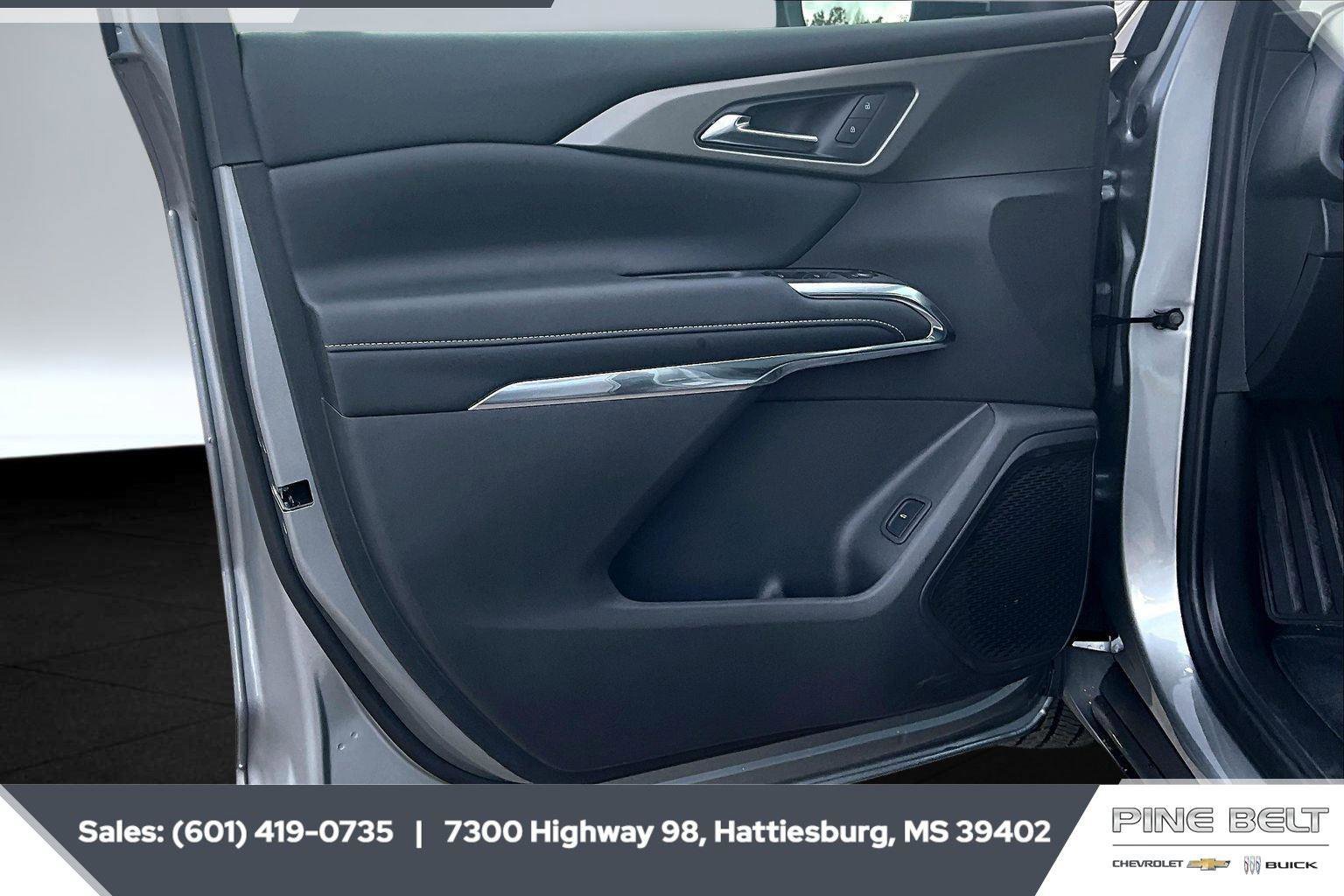 New 2026 Chevrolet Traverse LT w/ Driver Confidence Package image 17