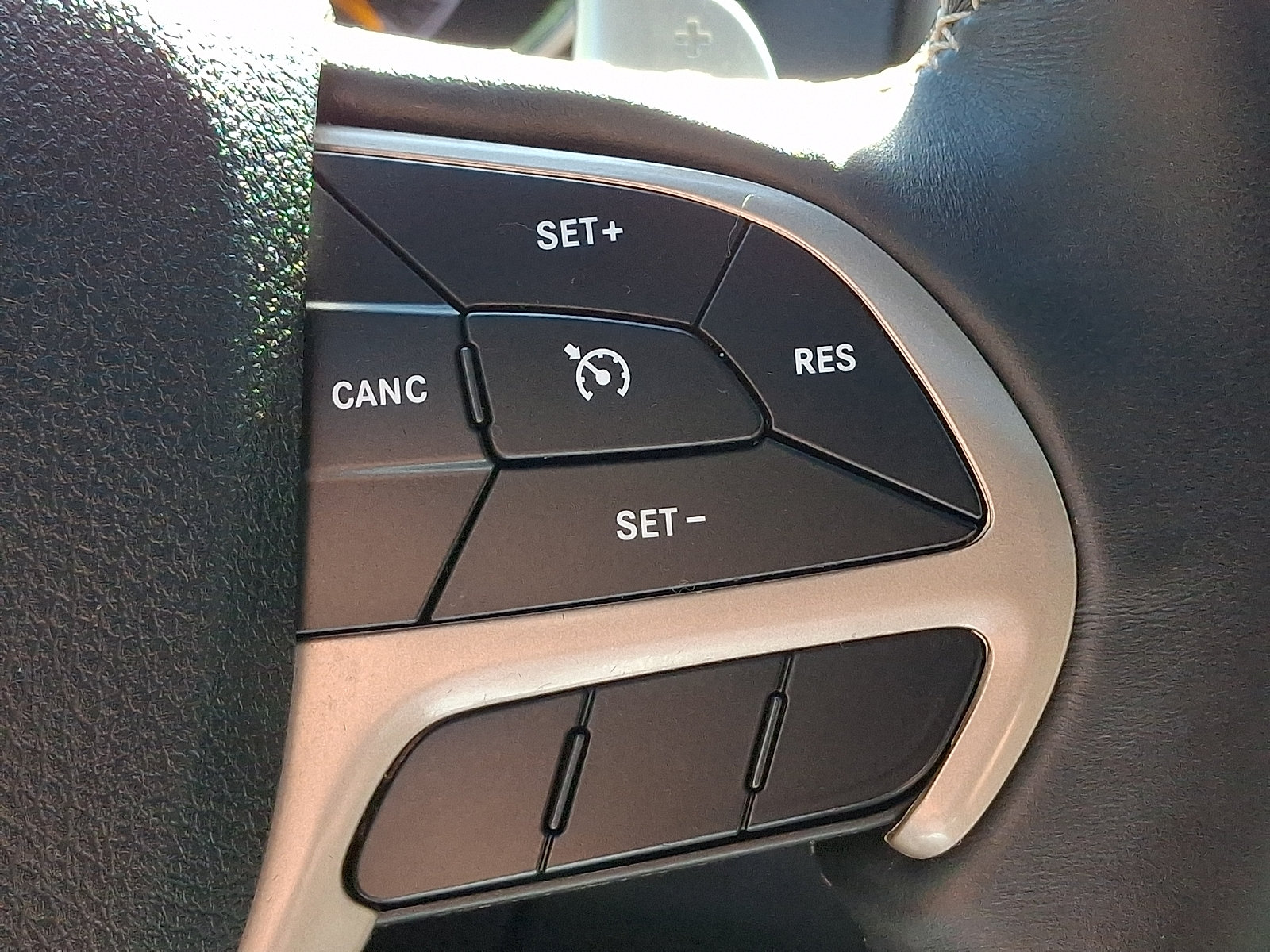 Used 2017 Jeep Grand Cherokee Limited AWD/4WD image 24